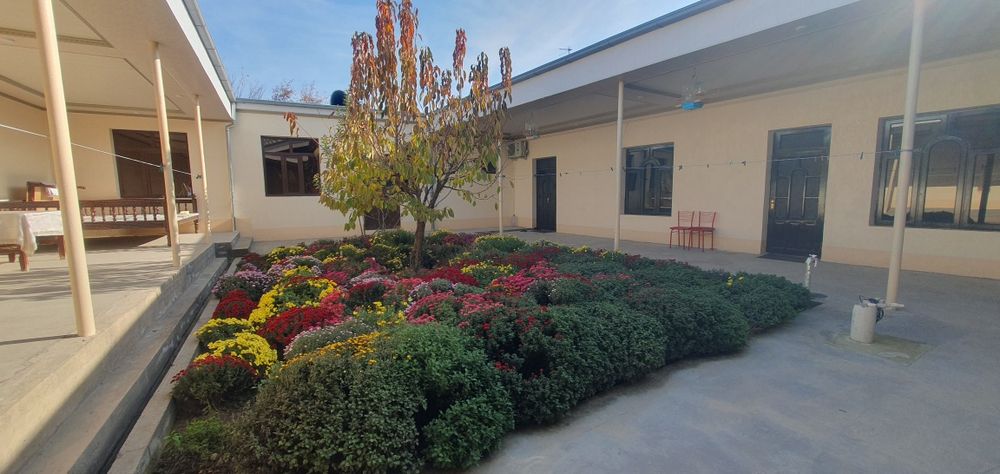 Кўктерак  Қаенама. 5 сўтик. 6 та хона. 2 та санузел. Евро ремонт.