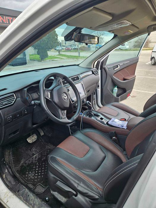 Продавам 7 места автомобил DFSK  на 30000км.В гаранция до 2032 год.