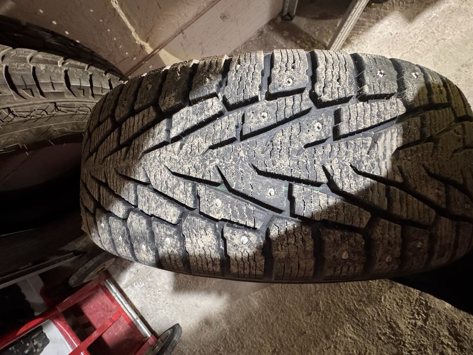 Шины с диками от Ford Nokian
