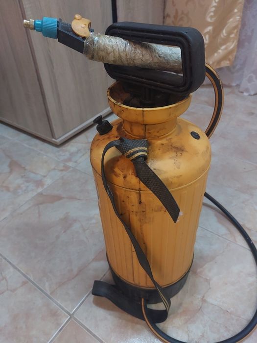 Pompa de stropit  manuala de 10L defecta