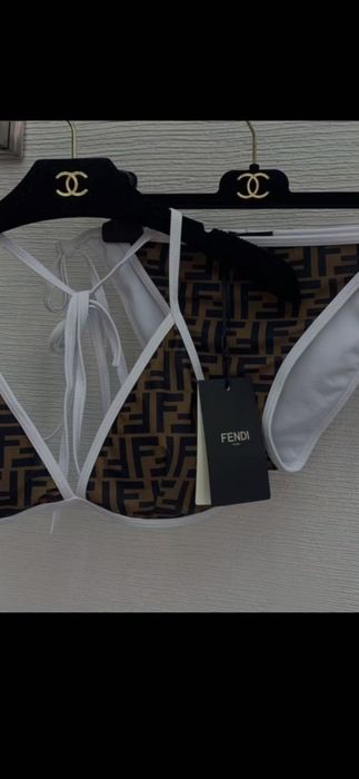 Costum de baie Fnd, Valentino, model 2026, preț fix