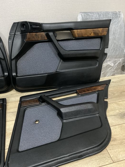 Дверные карты на бмв Е34 рест.