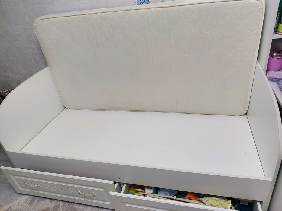 Кровать детская продам!