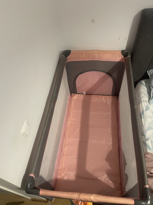 Patut si tarc pliabil bebe cu saltea extra inclusa