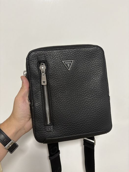 Мъжка чанта Guess