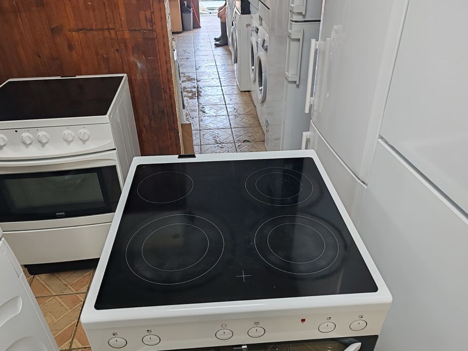 Свободно стояща печка с керамичен плот Voss Electrolux с две години гаранция!