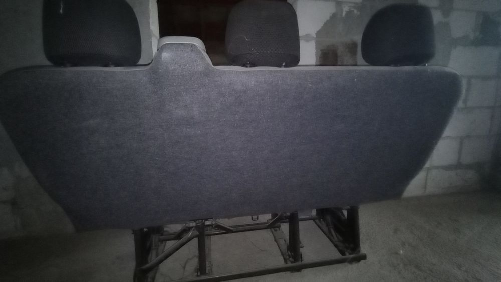 Bancheta/Scaune triple pentru Opel Vivaru/euro 3