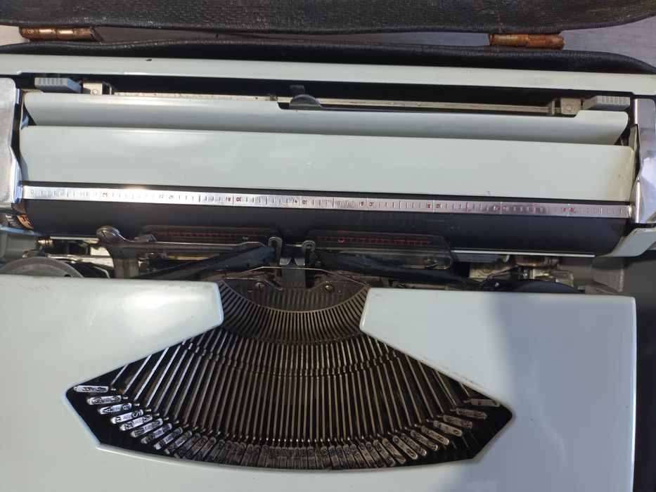 Masina de scris Brillant Rekord