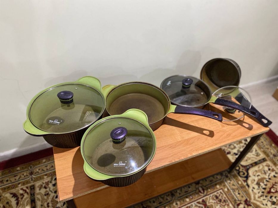 Набор кастрюль