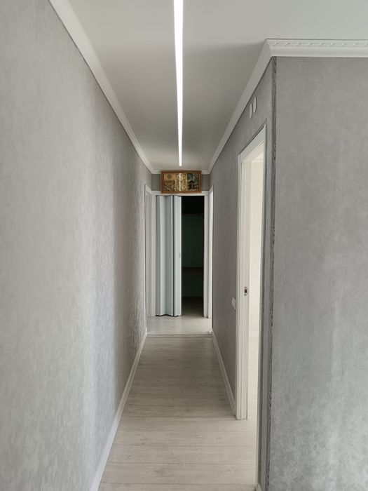 Срочно продается 3 х комната. 3 этаж