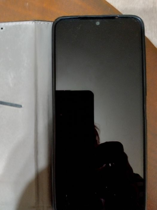 Продавам телефон Редми