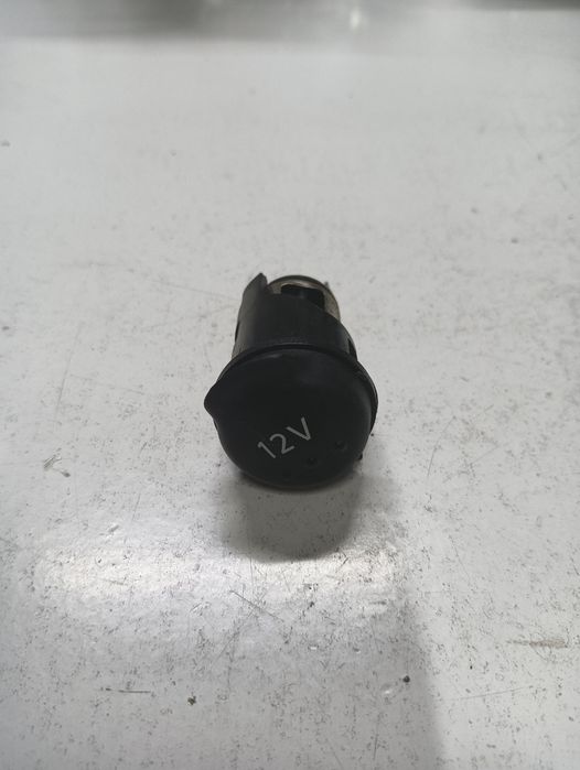 Priza 12 V (Fata) Nissan Qashqai / Qashqai +2 I J10, Jj10 2006 - 2014