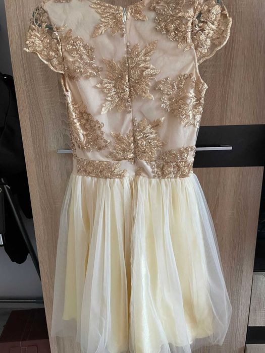 Rochie elegantă culoarea crem