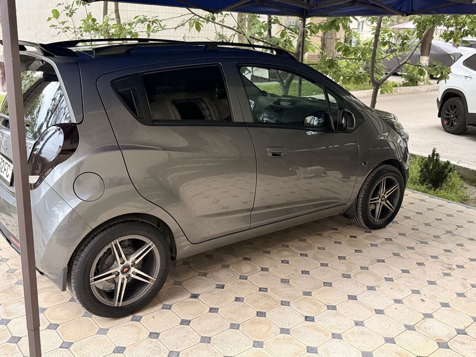 Продаю спарк в идеальном состояние