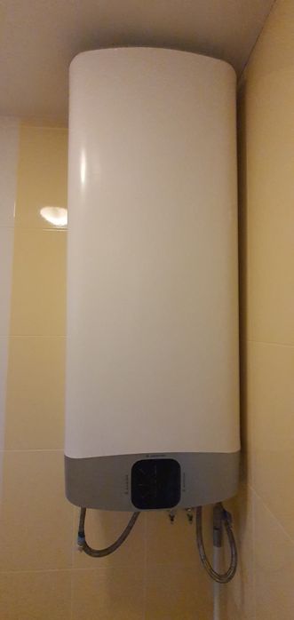 Ariston Бойлер 100 литра.