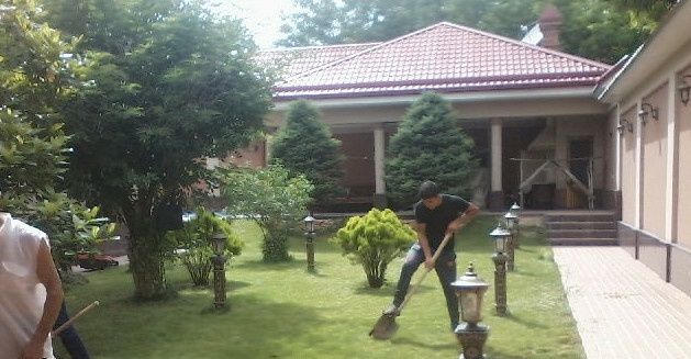 Садовник. Озеленение и формирование деревьев, уход за садом. Богбон