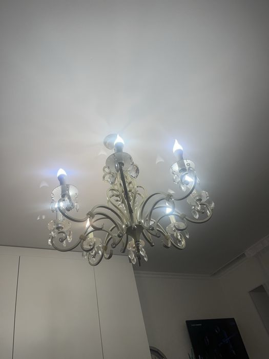 Люстра комнатная 8 рожковая