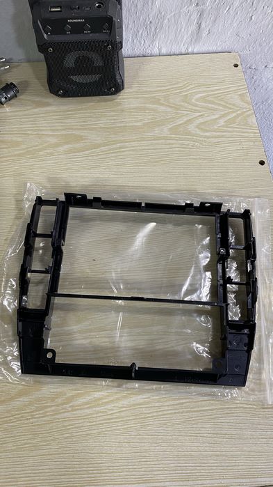 Продам рамку под магнитолу