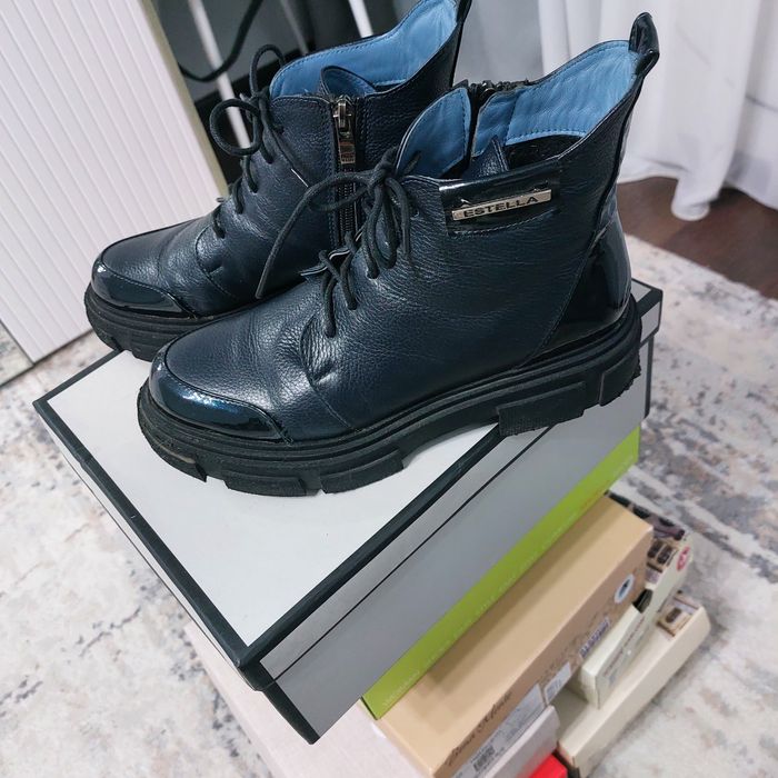 Продам ботинки кожанные осении.