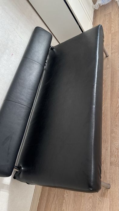 Диван кожаный для офиса