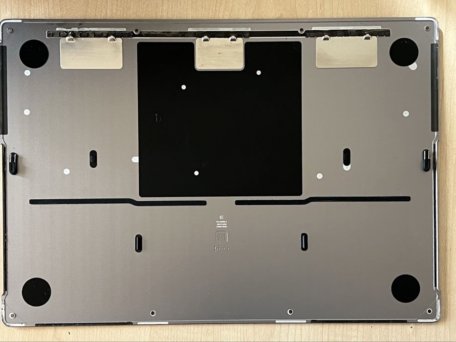 Laptop MacBook Pro, 14.2 inci, M1 Pro, 16 GB RAM, SSD 1 TB pentru