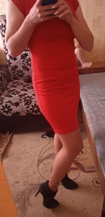 Продам женские платья