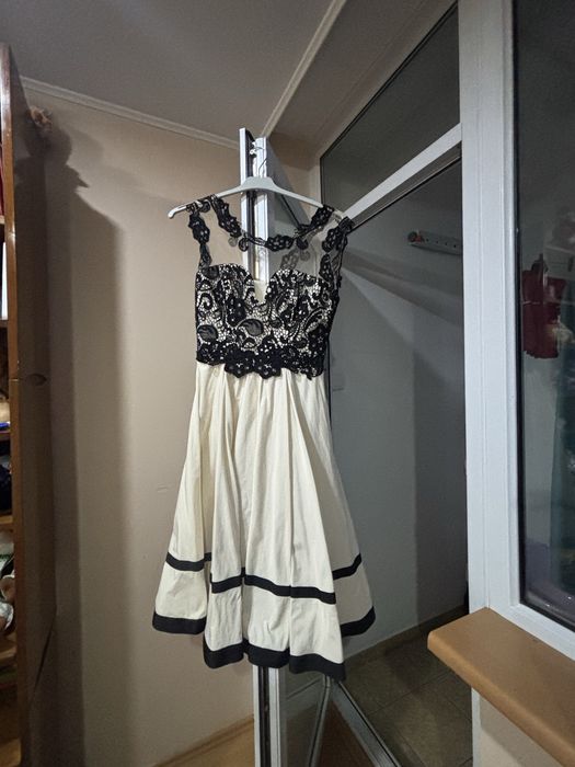 Rochie midi eleganta