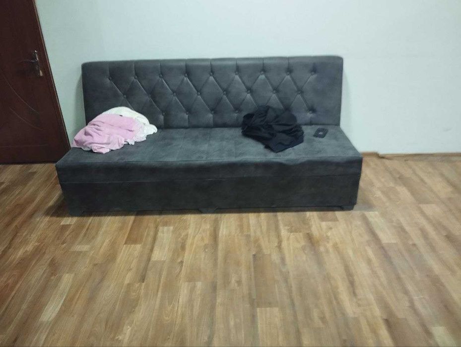 2 та бильярд стол ва қолган буюмлар сотилади