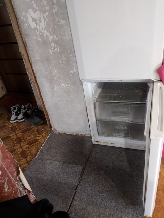 Холодильник б/у все работает