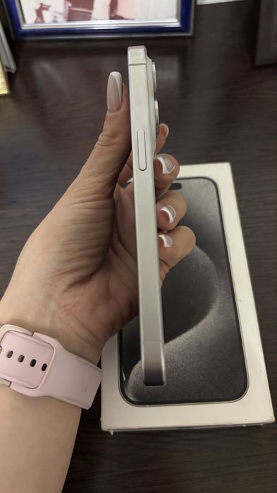 Продам айфон 15 про 128 гб белый титан
