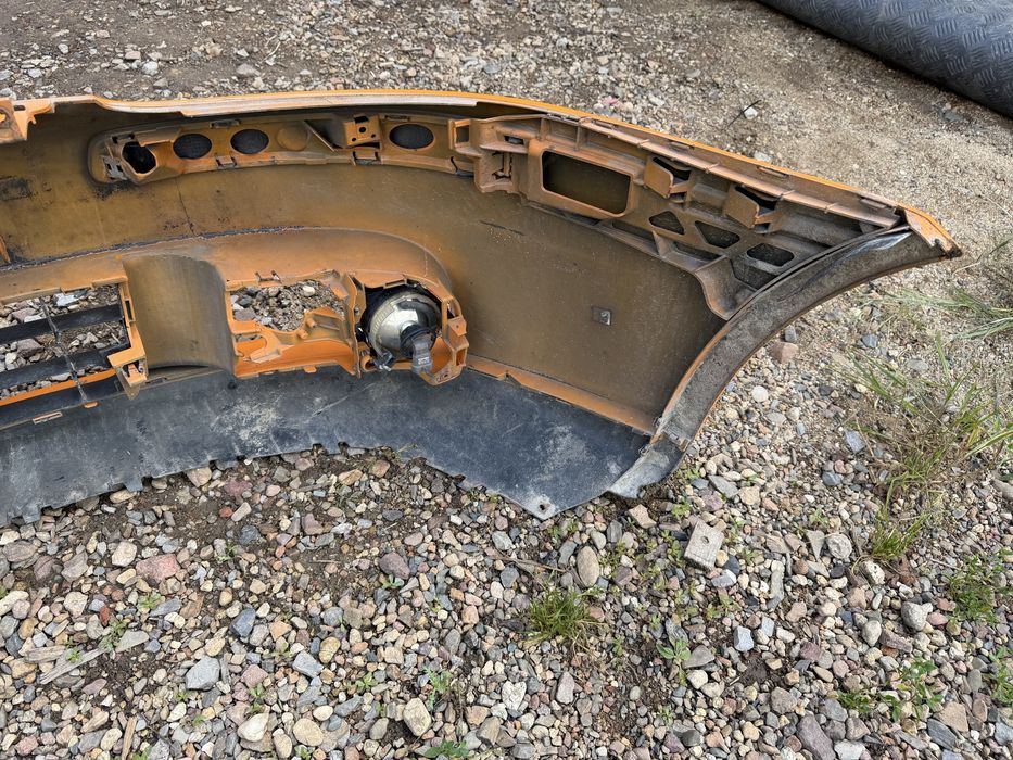 Предна броня с Калници Vw Golf 5