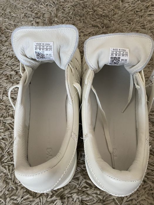 Vand adidasi Y-3 hicho