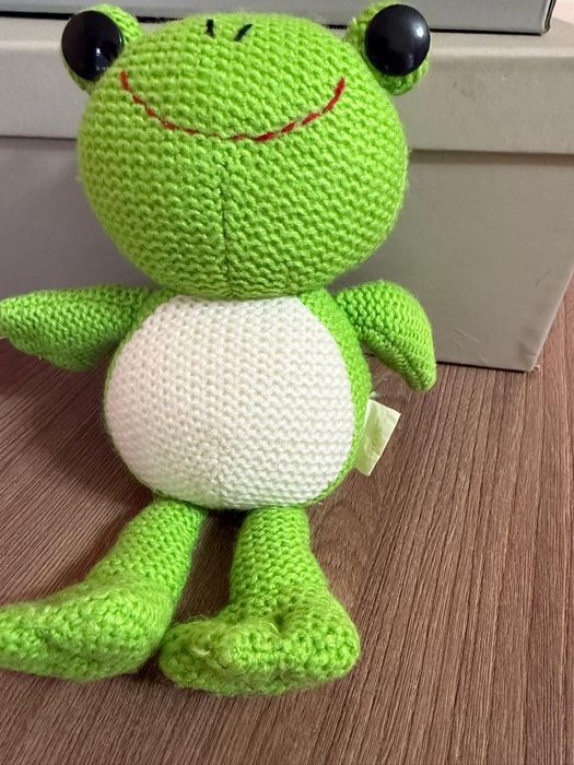 Игрушка в виде лягушки
