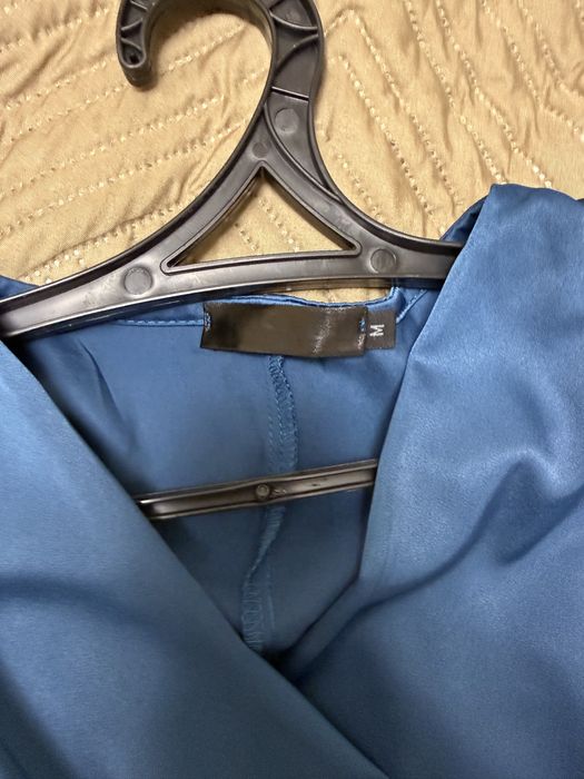 Продам два платья