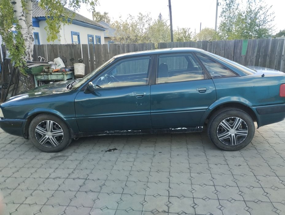Продам Ауди Б4 1.8