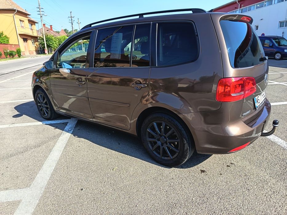 VW Touran 2.0 TDI 140 de cai, înmatriculat..fabricație 2011 euro 5