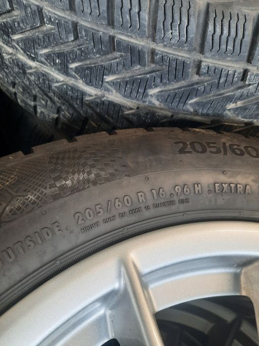 4 Броя 205/60/16 Continental 2x8,5mm 2x7mm 1x22 1x20 2x19 DOT