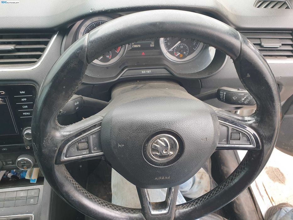 Volan 3 Spite cu Comenzi FARA Airbag cu Uzura Skoda Octavia 3 2013 - 2020 Cod 5E0064241 [K4830]