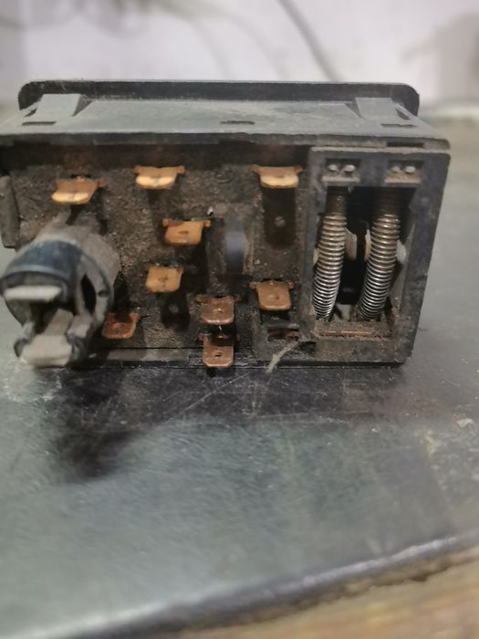 Бмв Е 23 /28 переключатель света.