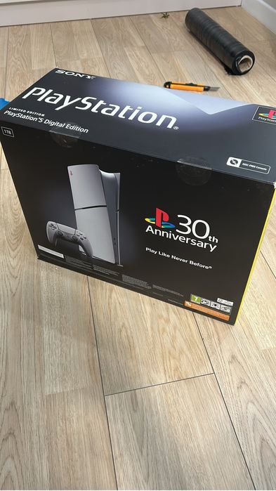 Продается PlayStation 5 slim 30th Anniversary Limited Edition