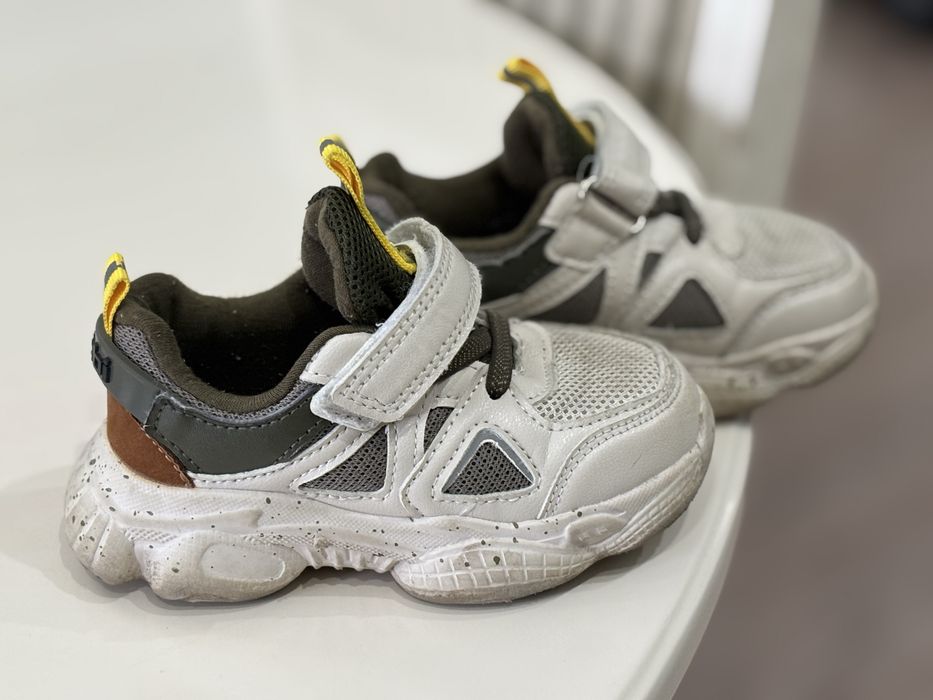 Кроссовки на мальчика