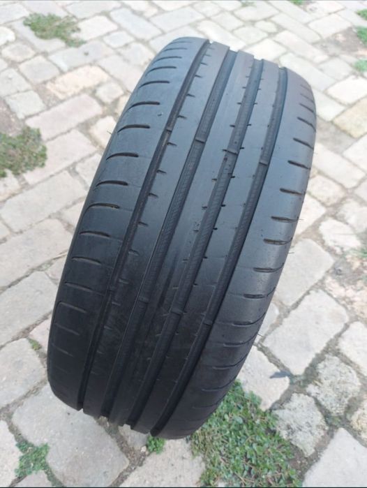 O bucată 225/50 R17 vară - una Falken Goodyear Michelin