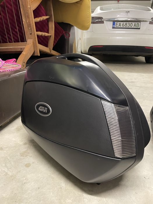 куфари Givi V35 NT с рамка за Suzuki Bandit 650 / 1250 / GSX 650F
