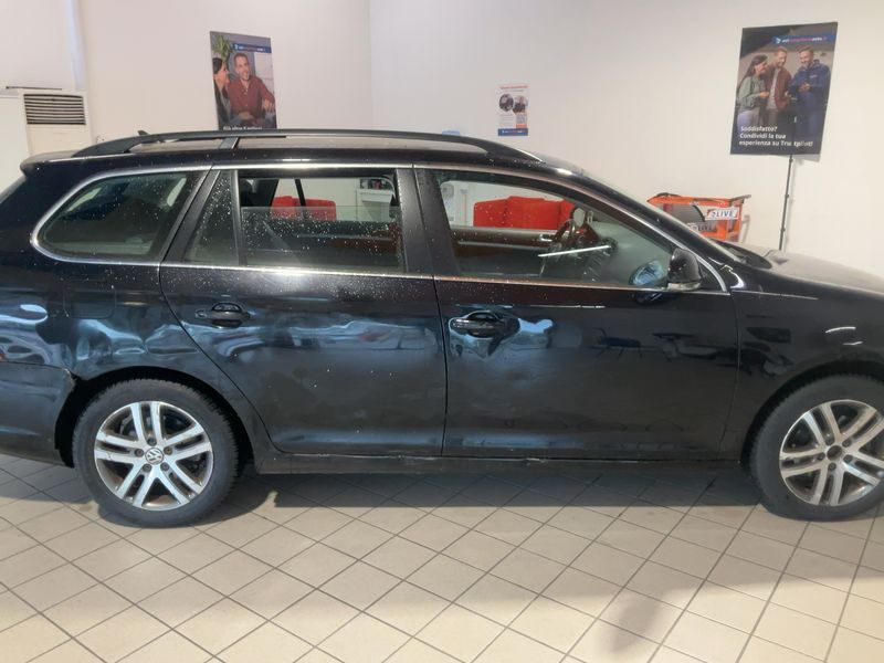 Volkswagen Golf VI 1.6 TDI Highline 2010