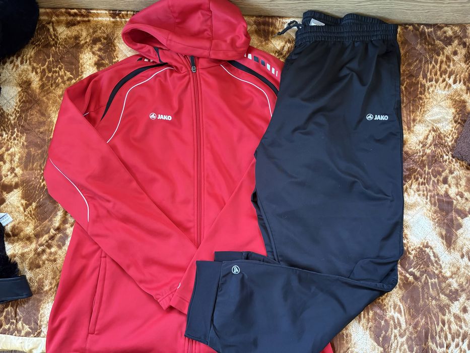 Мъжки анцуг  jako