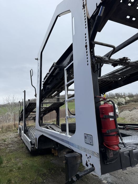 VAND  Transportor Remorca LOHR 8/9 pozitii
