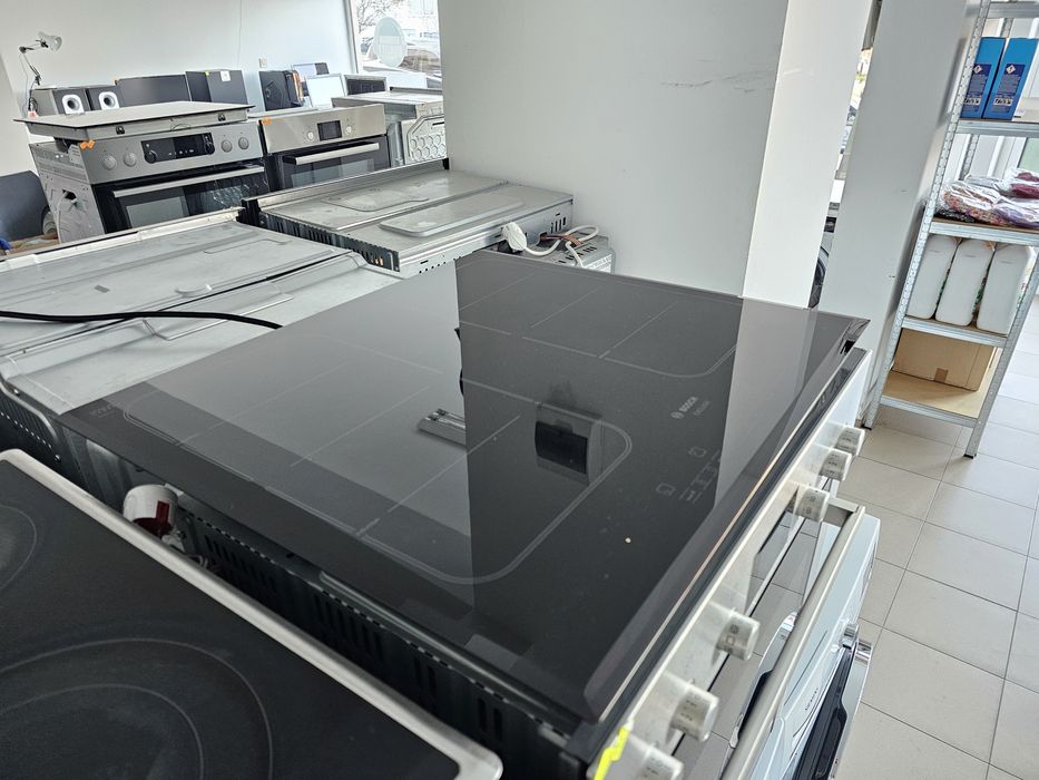 Фурна за вграждане с индукционен плот BOSCH