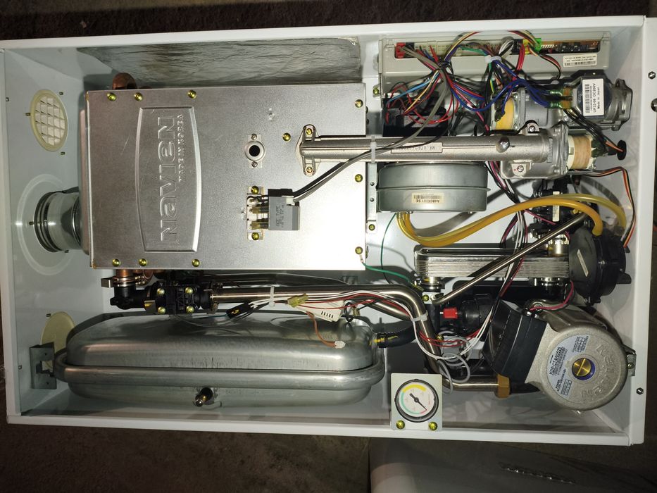 Газовый котё Navien 160 квадрат