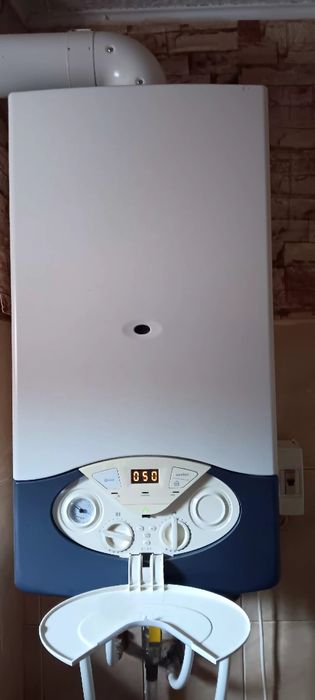 Газов Котел аристон