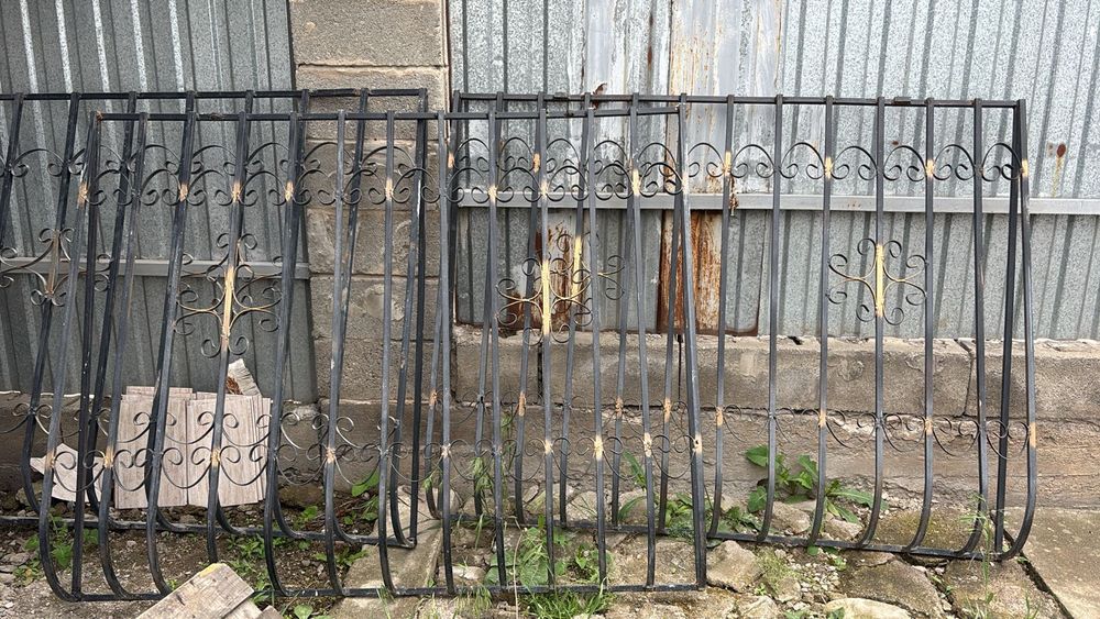 Решетки оконные,